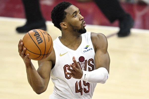 场外股票配资 米切尔：去年的失利成为了我们这赛季不断前进的积极动力